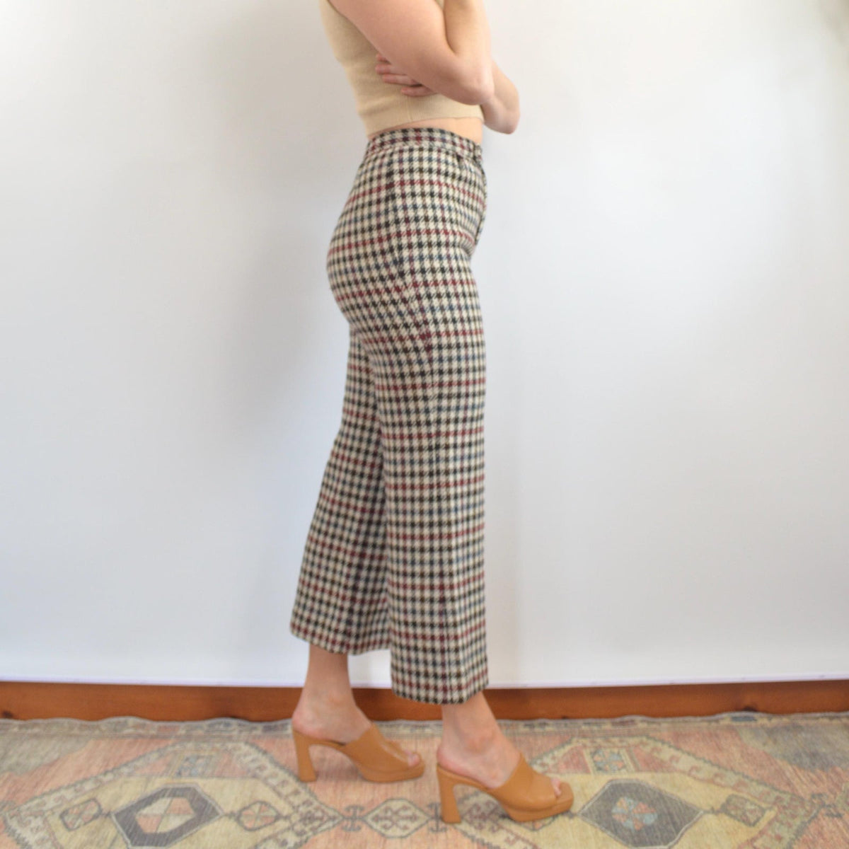 26 x 27 beige and black houndstooth wide leg wool pants