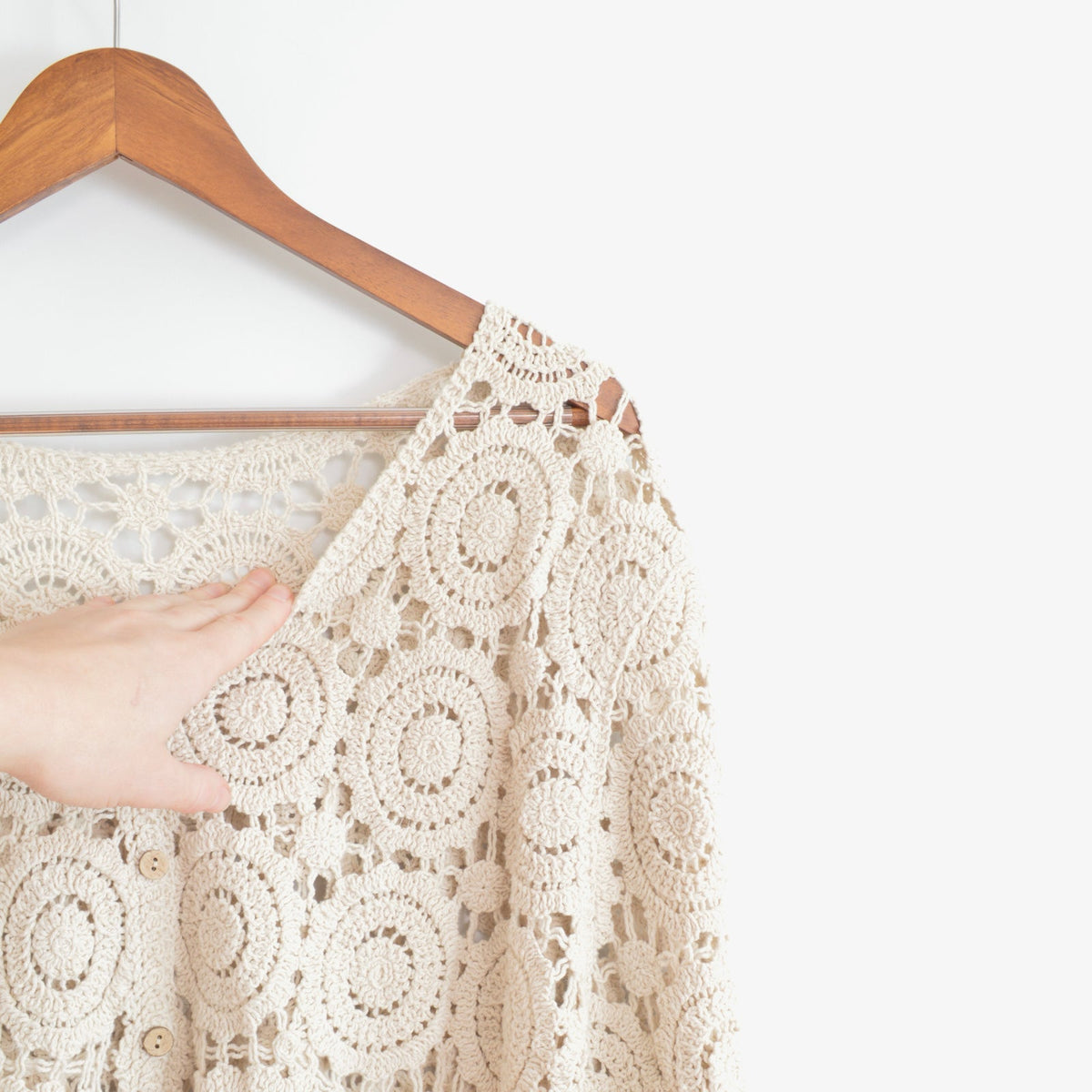 amazing taupy cream cropped crochet cardigan