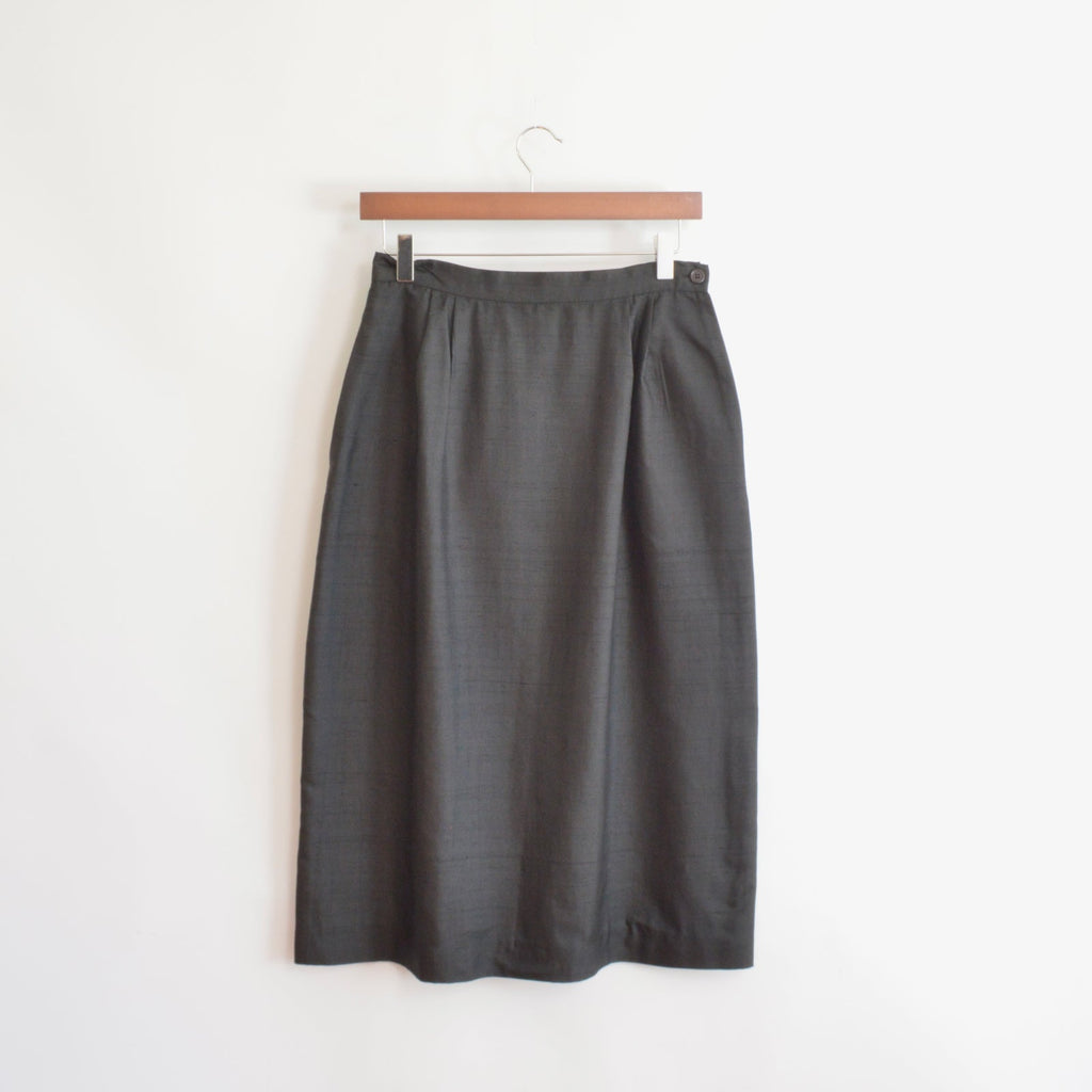 size 6 beautiful pure silk black a line skirt
