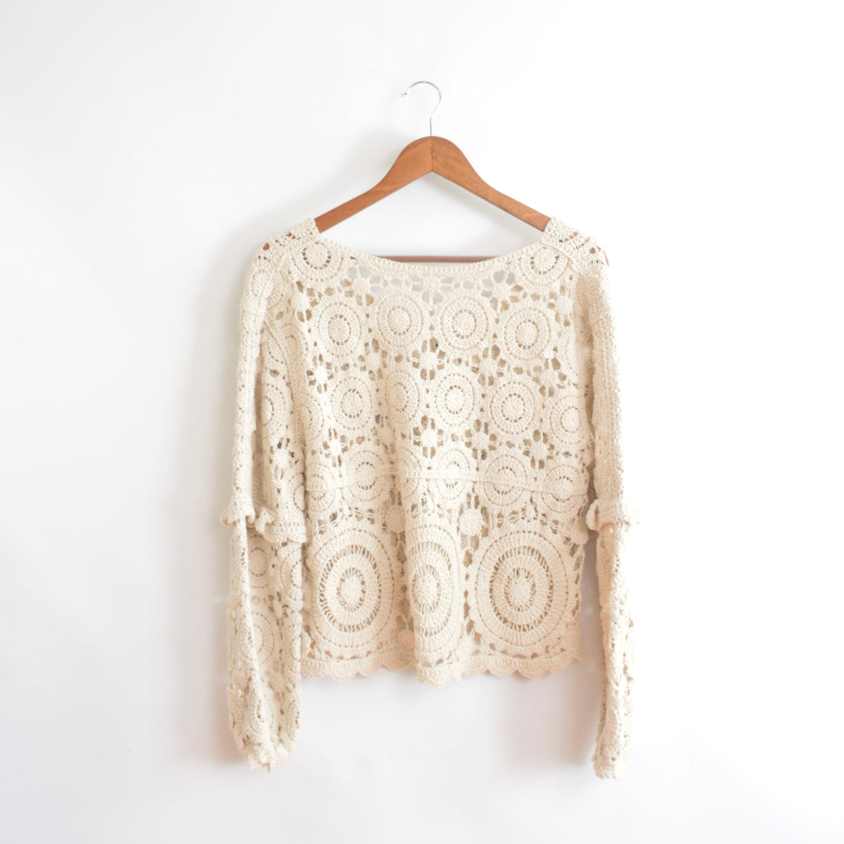 amazing taupy cream cropped crochet cardigan