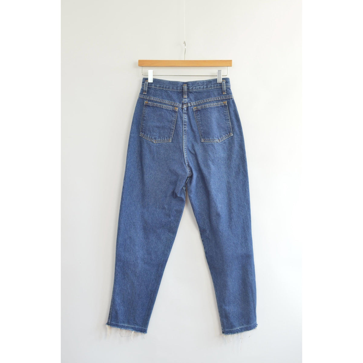 27 x 27.5 dark wash vintage 90’s forenza raw hem straight legs