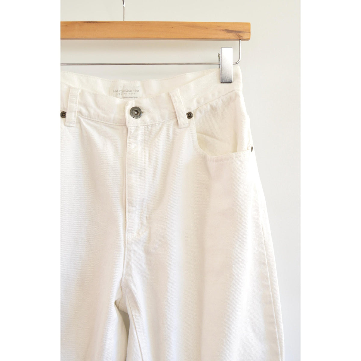 27 x 30 white high waisted tapered liz claiborne denim