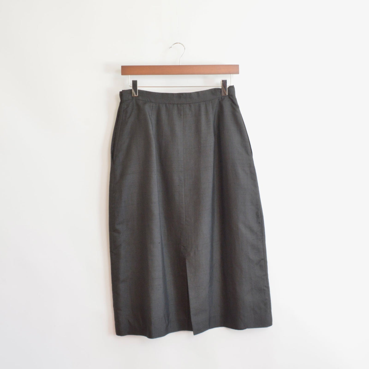 size 6 beautiful pure silk black a line skirt