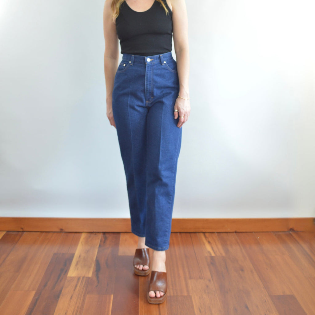 dark wash cowboy style high waisted seamed straight leg sheplers denim