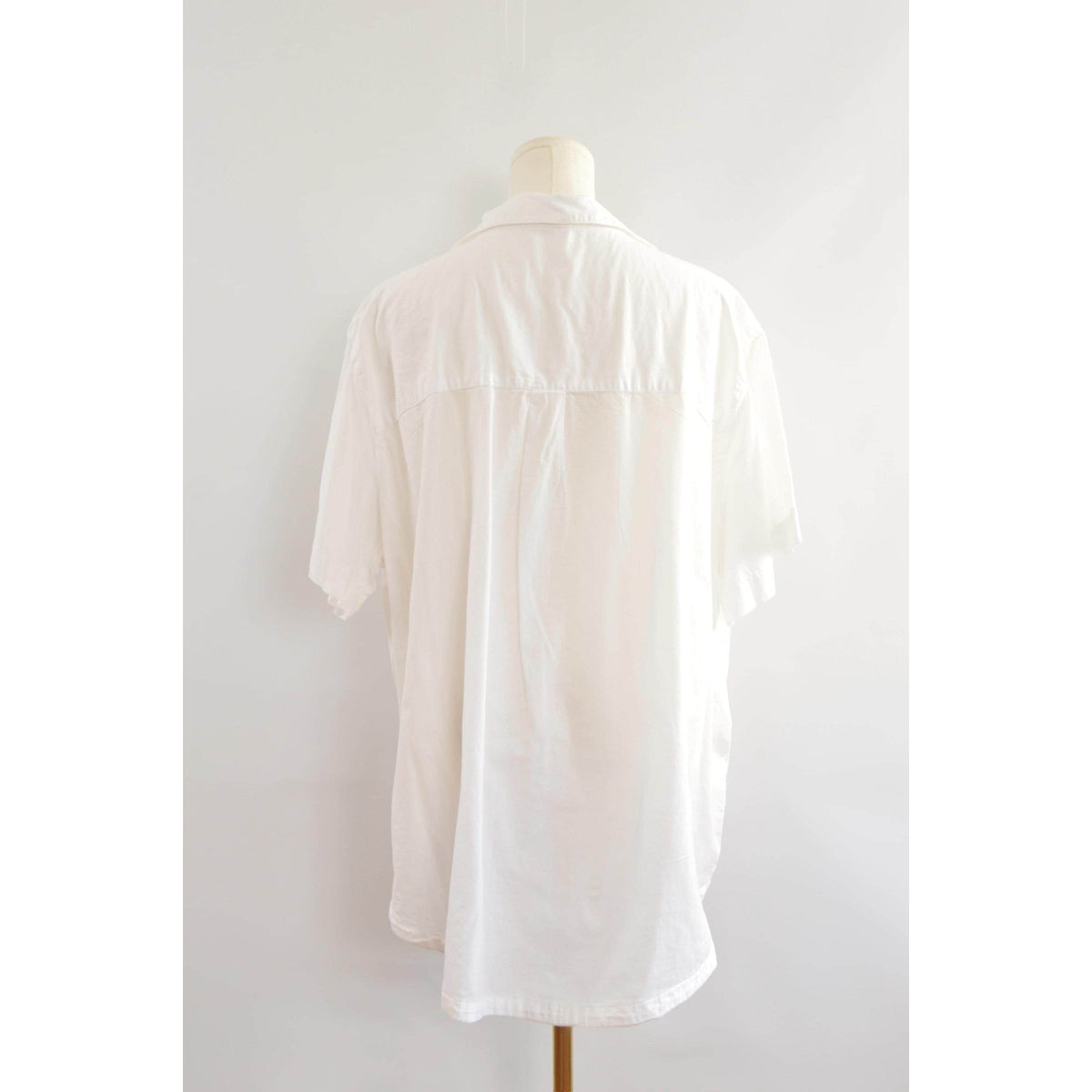 boxy cut 100% cotton white button down top
