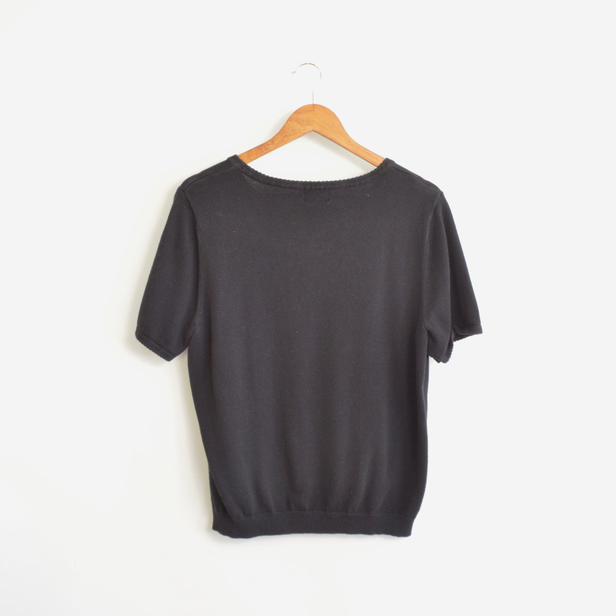 sweet little embroidered vintage black sweater tee