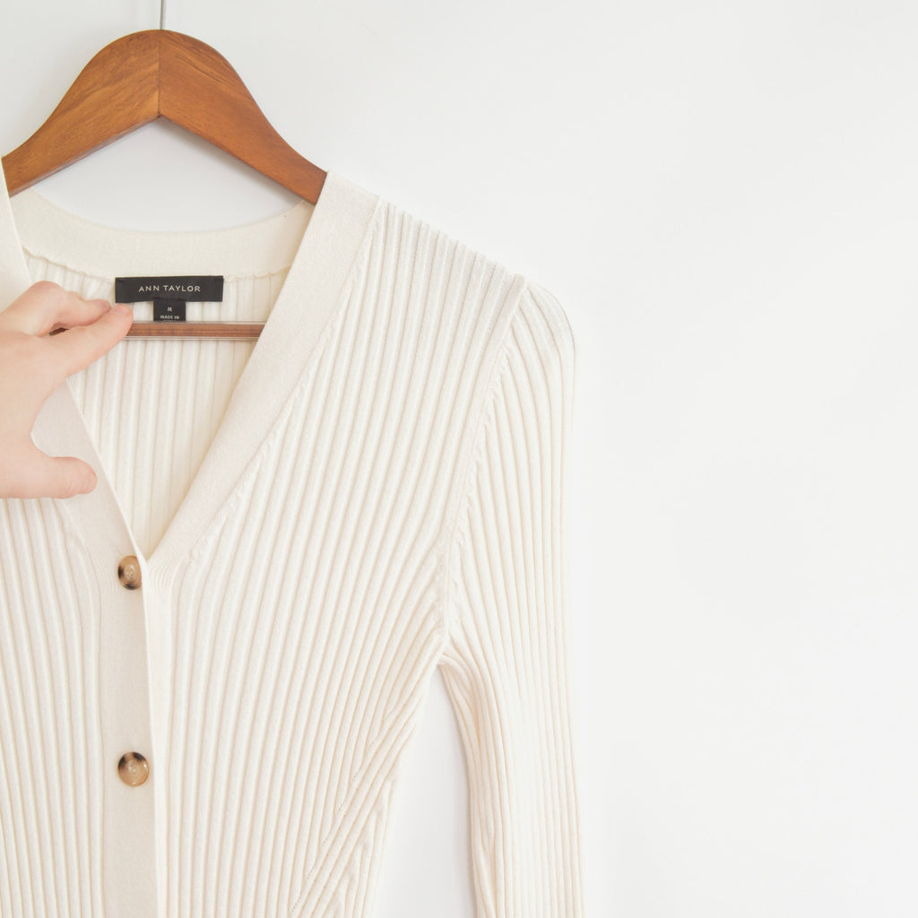 beautiful ann taylor ribbed cardigan