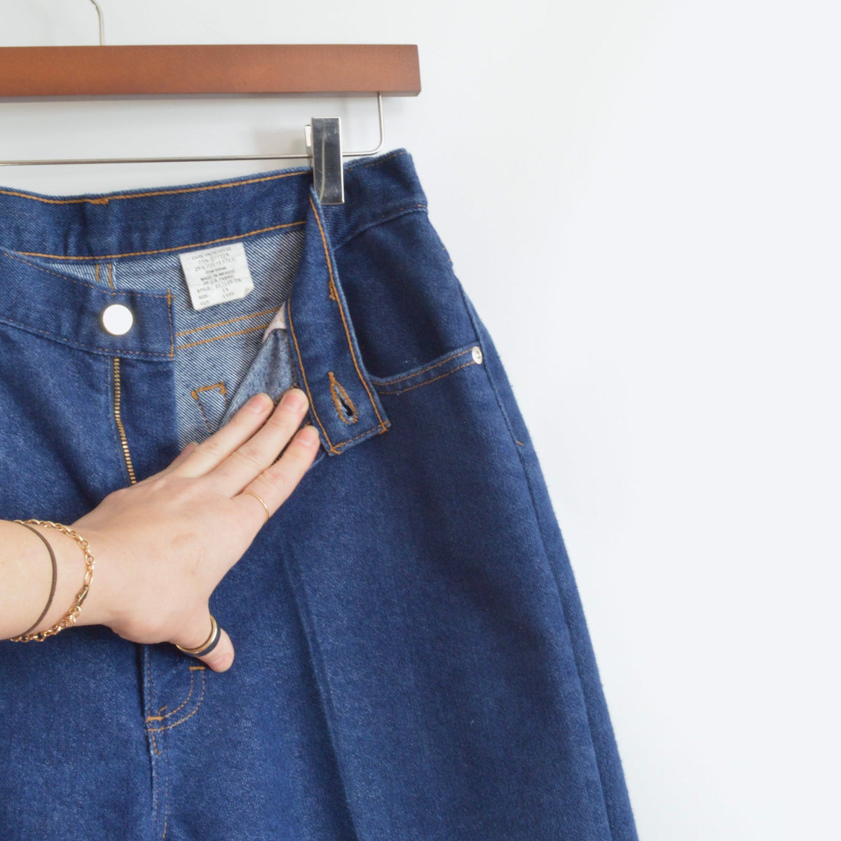 dark wash cowboy style high waisted seamed straight leg sheplers denim