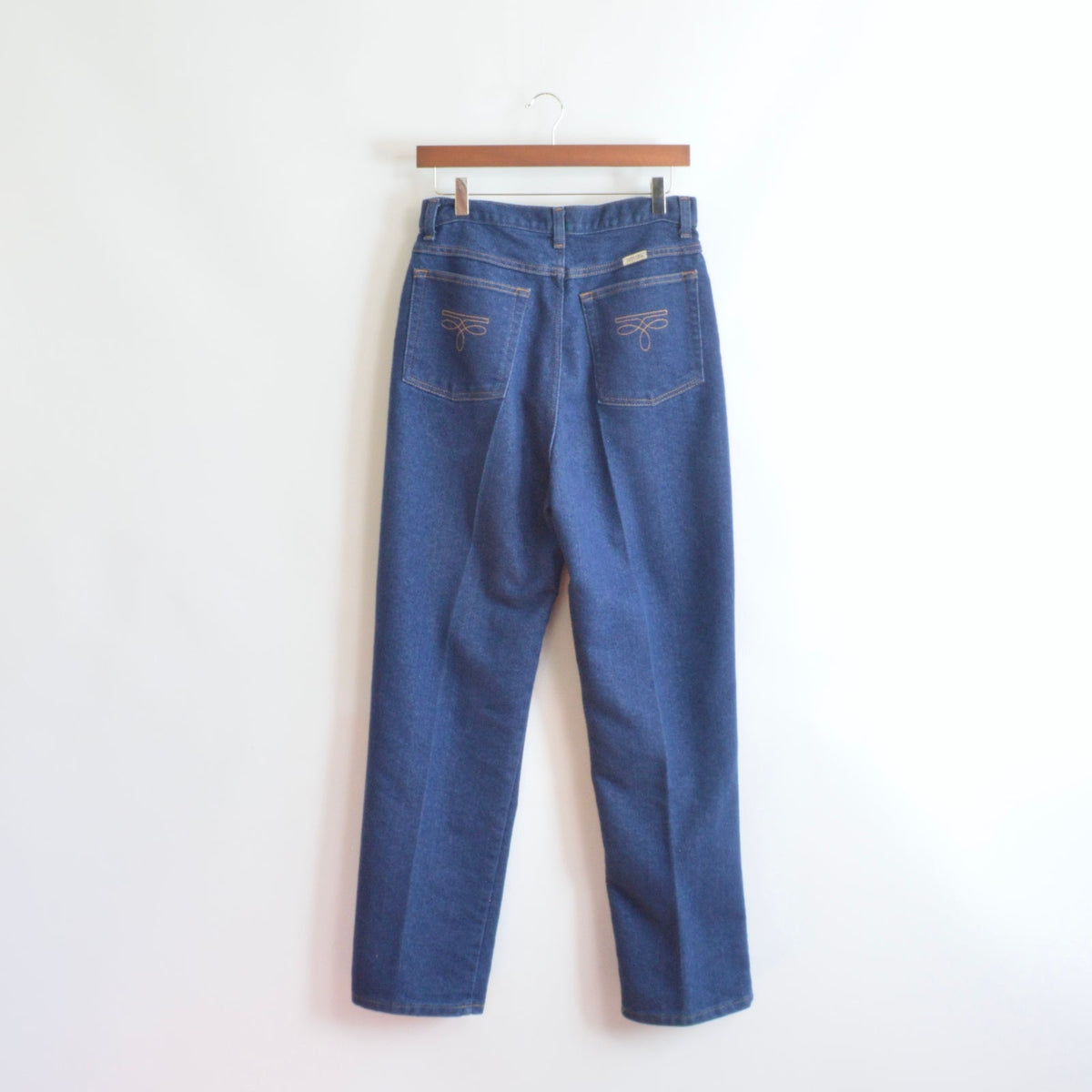 dark wash cowboy style high waisted seamed straight leg sheplers denim