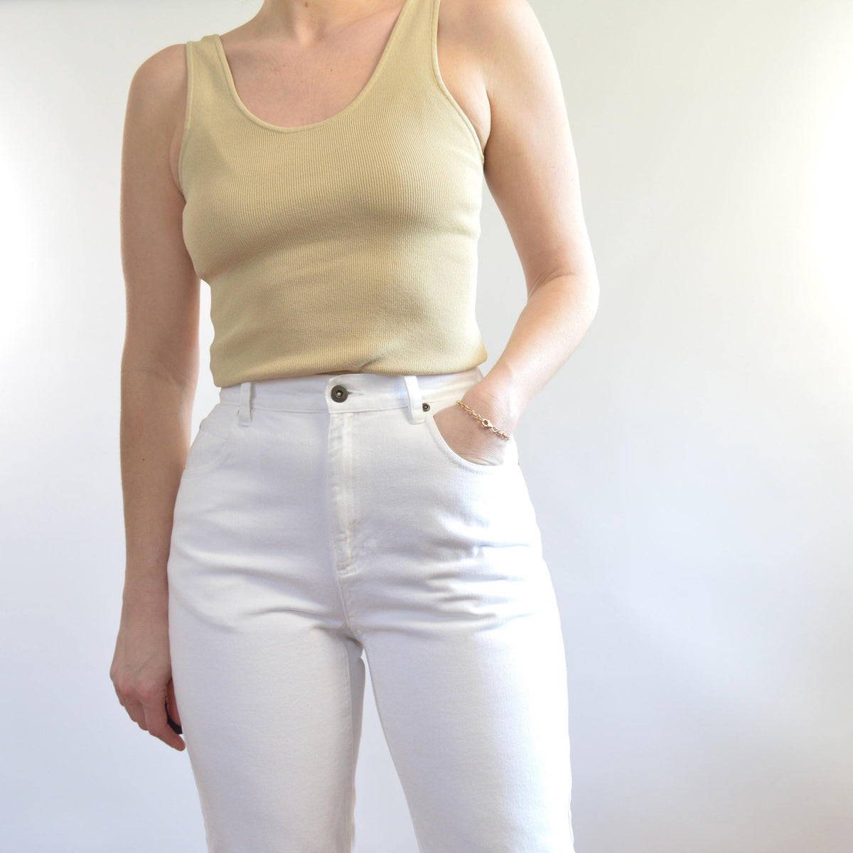 27 x 30 white high waisted tapered liz claiborne denim