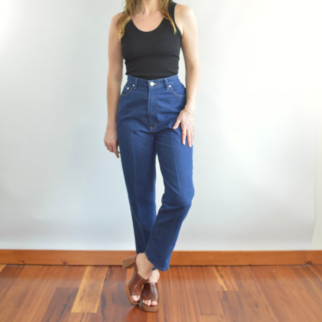 dark wash cowboy style high waisted seamed straight leg sheplers denim